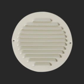 Wat is de functie van de ventilatieopeningen op het schuine dak van zelfbouwwoningen op het platteland? Is het nodig om te blijven?